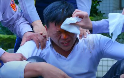 中共代理人在洛杉矶实施跨境暴力镇压——和平抗议者遭辱骂、威胁并被喷射辣椒水